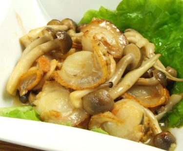 帆立とキノコのバター醤油炒め