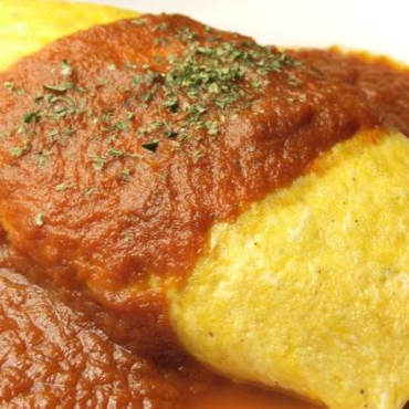 激辛バターライスのオムライス
